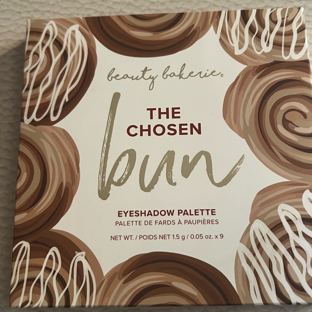 Brand new Make up eye palette